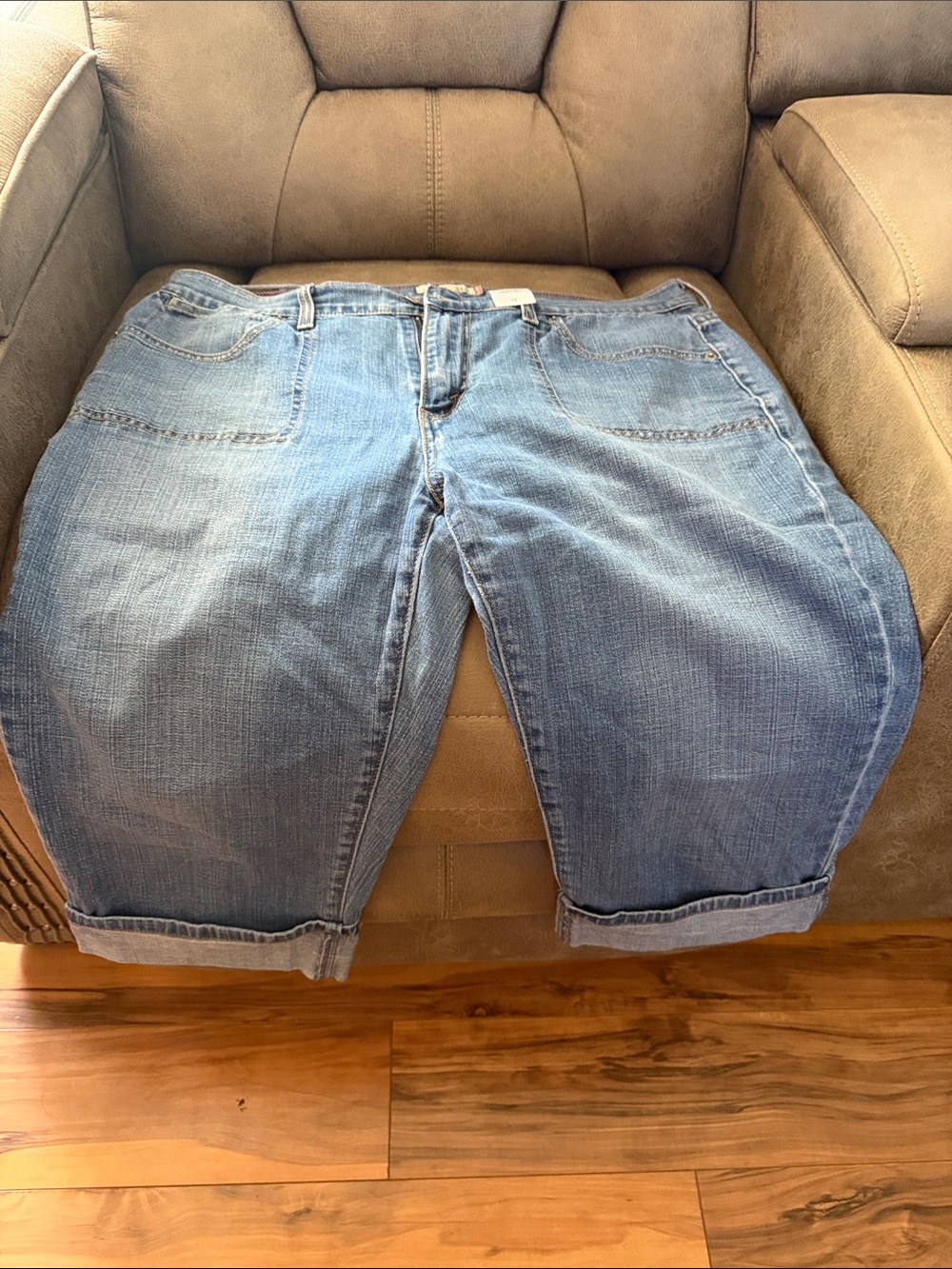 Signature by Levi Strauss Light Blue Cropped Ankle Jeans